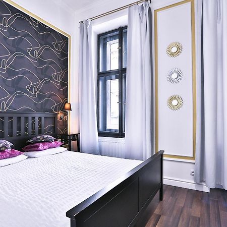 Two-Bedroom Haven In The Old Town Prag Exterior foto