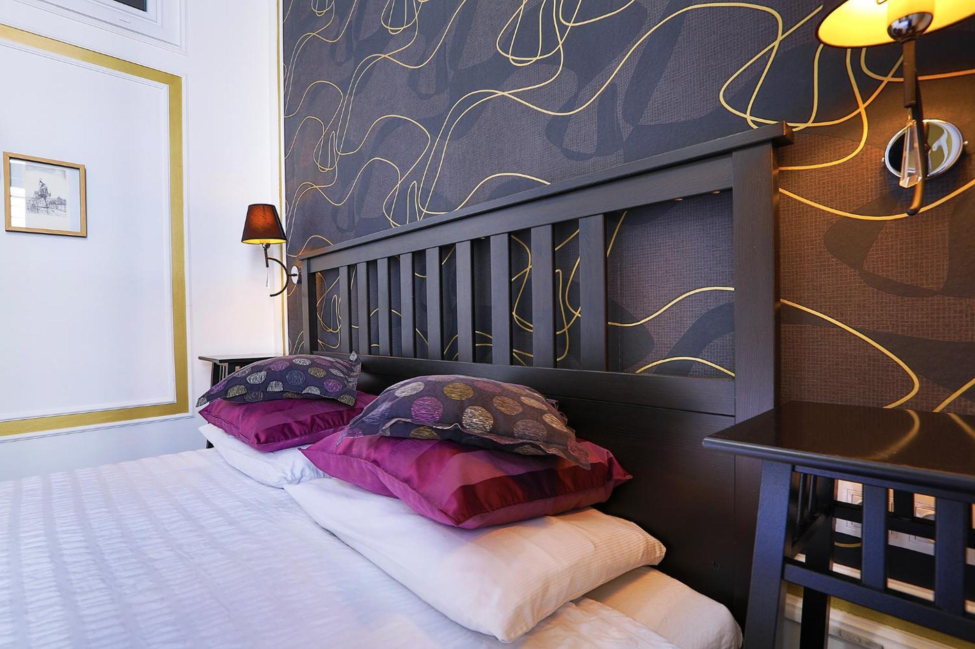 Two-Bedroom Haven In The Old Town Prag Exterior foto